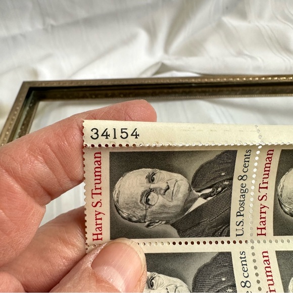 Pane of 32 Harry Truman 8 cent Stamps - Picture 3 of 4